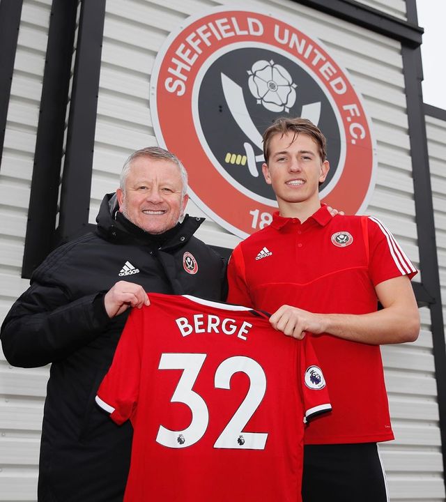 Potret Sander Berge dan Chris Wilder. Foto: Instagram/@sheffieldunited