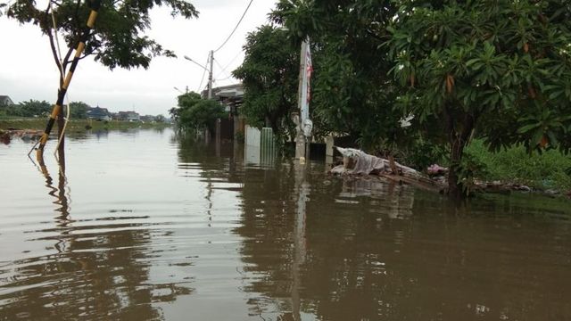 Wilayah Periuk, Kota Tangerang yang masih dilanda banjir pada Minggu (2/2/2020). Foto: ANTARA/Achmad Irfan