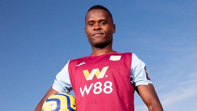 Mbwana Samatta, pesepak bola Tanzania pertama di Premier League. Bergabung dengan Aston Villa. Foto: Instagram/@avfcofficial