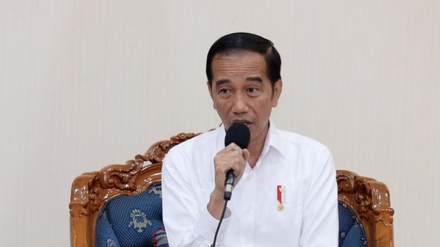 Presiden Joko Widodo menggelar rapat terbatas (Ratas) terkait evakuasi WNI dari China di Halim Perdanakusumah, Jakarta.  Foto: Dok. Kris - Biro Pers Sekretariat Presiden