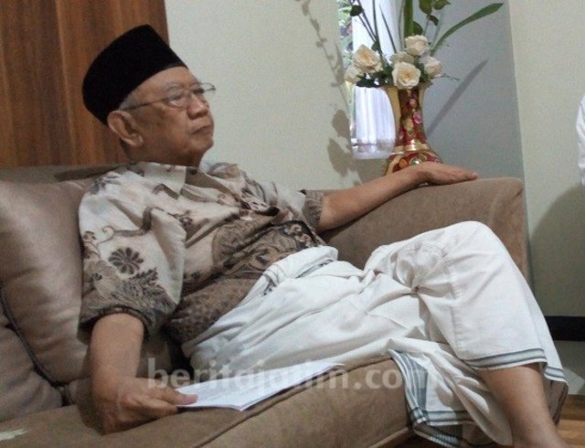 KH Salahuddin Wahid atau Gus Sholah