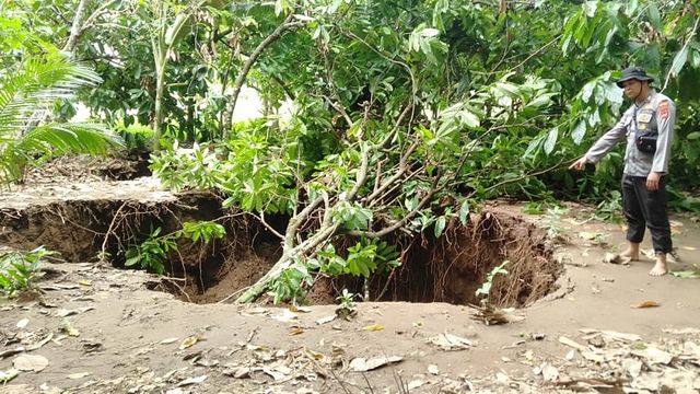 Lokasi tanah amblas di Camba, Maros, Sulawesi Selatan. Foto: kumparan