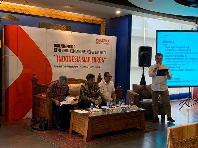 Diskusi Euro 4 yang diselenggaraan oleh Isuzu Indonesia, Senin (3/2). Foto: Isuzu