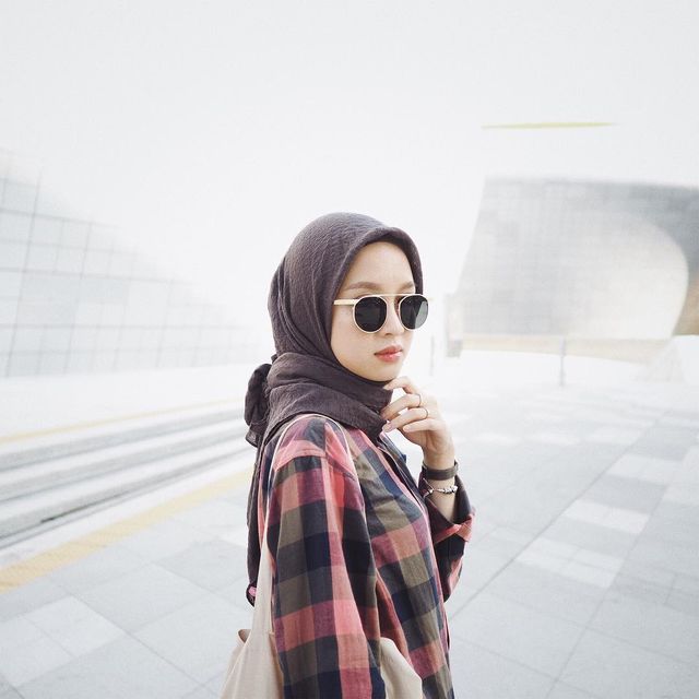 Ilustrasi Tips Hijab ala Gita Savitri Foto: Instagram @gitasav