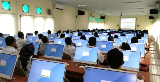 Simulasi tes CPNS di UPT BKN Jambi. Foto: Jambikita.id