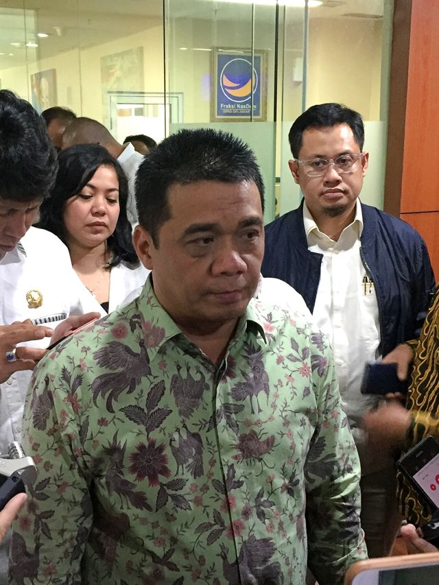 Cawagub Riza Patria saat mengunjungi Fraksi NasDem, Selasa (4/2). Foto: Darin Atiandina/kumparan