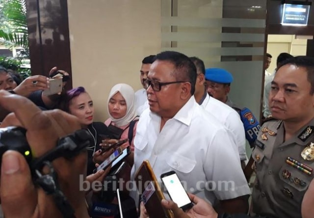 Kapolda Jatim, Irjen Pol Luki Hermawan saat memberikan keterangan kepada awak media, Selasa (4/2/2020)