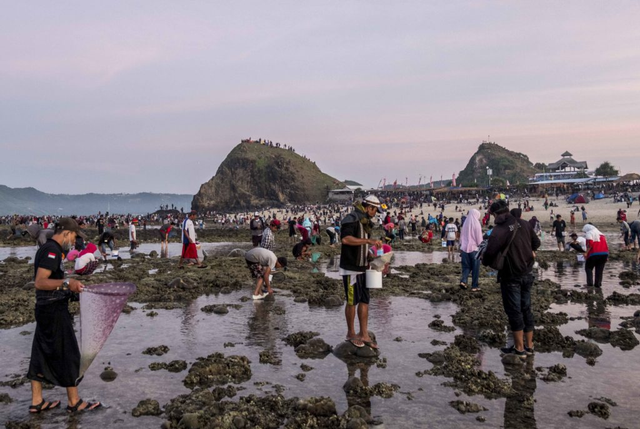 Festival Bau Nyale. Foto: Kementerian Pariwisata