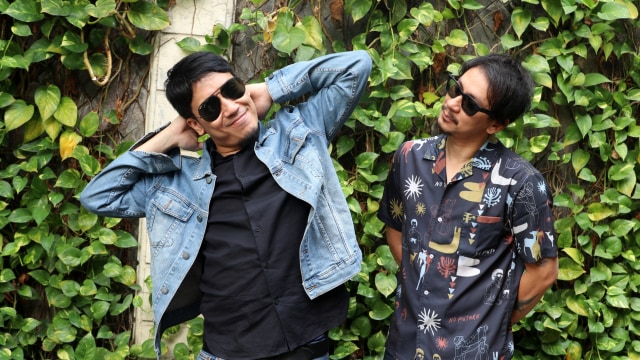 Presenter Vincent Rompies dan Deddy Mahendra Desta saat berkunjung ke kantor kumparan. Foto: Melly Meiliani/kumparan