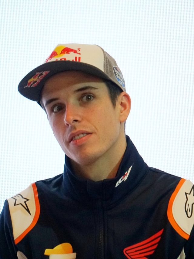 Pembalap MotoGP Repsol Honda 2020, Alex Marquez berbicara di acara Repsol Lubricant Show. Foto: Jamal Ramadhan/kumparan