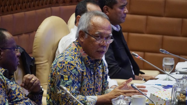 Menteri PUPR Basuki Hadimuljono melakukan rapat dengar pendapat (RDP) dengan Komisi V DPR RI di Komplek Parlemen. Foto:  Fanny Kusumawardhani/kumparan
