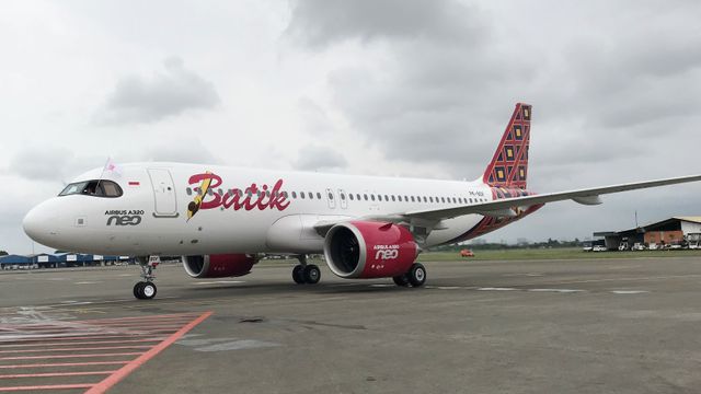 Pesawat baru milik Batik Air tipe Airbus 320 Neo di Bandara Soetta, Tangerang, Kamis (6/2). Foto: Abdul Latif/kumparan