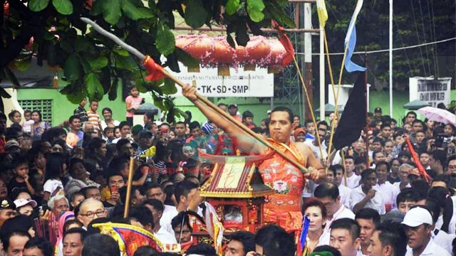 Atraksi Tang Sin yang ditampilkan saat festival cap go meh tahun 2019