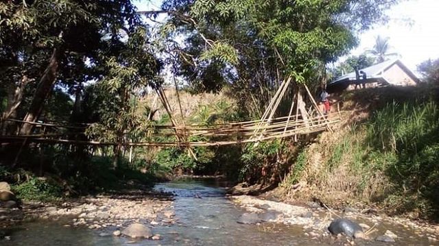 Jembatan penghubung tiga desa di Bulukumba, (Makassar Indeks/Alim).