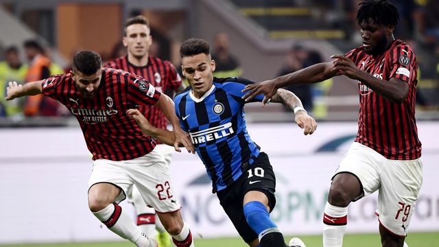 Duel Inter Milan vs AC Milan. Foto: Marco Bertorello / AFP