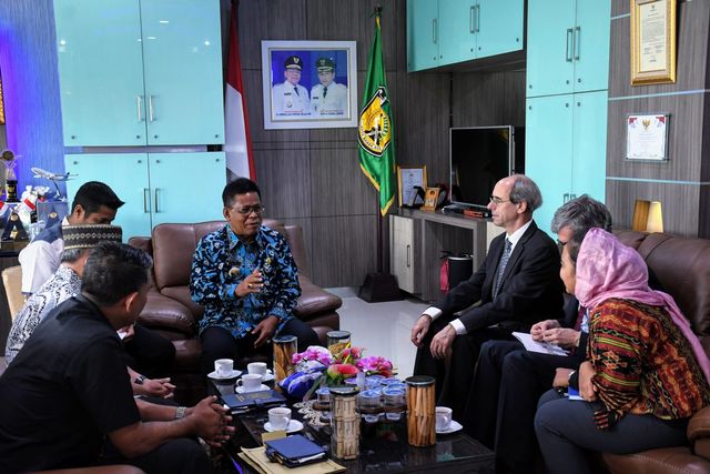 Terima Dubes Swiss, Wali Kota cerita soal Banda Aceh bangkit pascatsunami. Foto: Dok. Pemkot