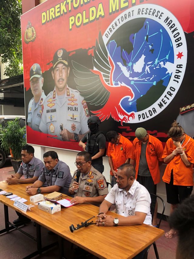 Rilis pengungkapan kasus penyalagunaan kokain di Mapolda Metro Jaya, Jakarta, Senin (10/2).  Foto: Raga Imam/kumparan