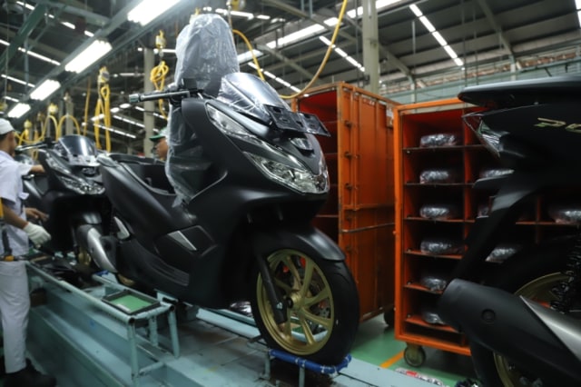 Opsi warna Glorious Matte Black pada Honda PCX Foto: dok. AHM
