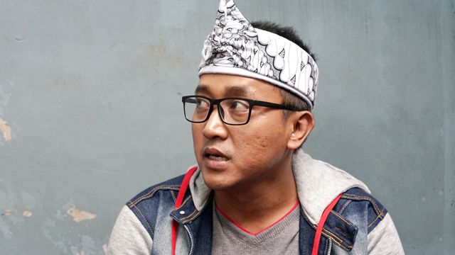 Suami almarhum Lina Jubaedah, Teddy saat ditemui di kawasan Tendean, Jakarta, Senin, (10/2/2020). Foto: Ronny