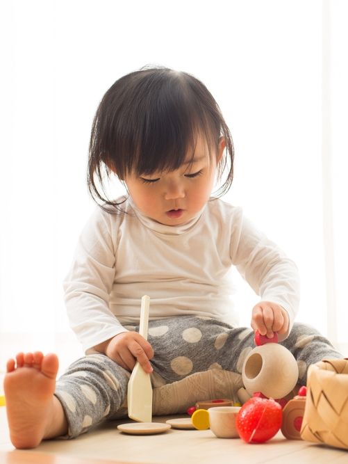 Ilustrasi Anak main di rumah. Foto: Shutter Stock