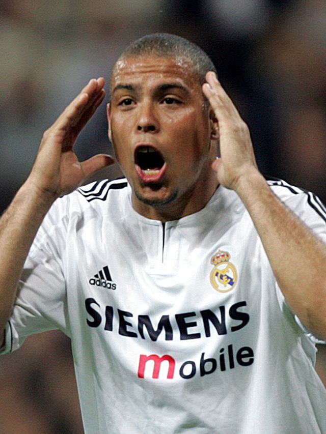 Ronaldo Nazario berjersi Real Madrid. Foto: AFP/JAVIER SORIANO
