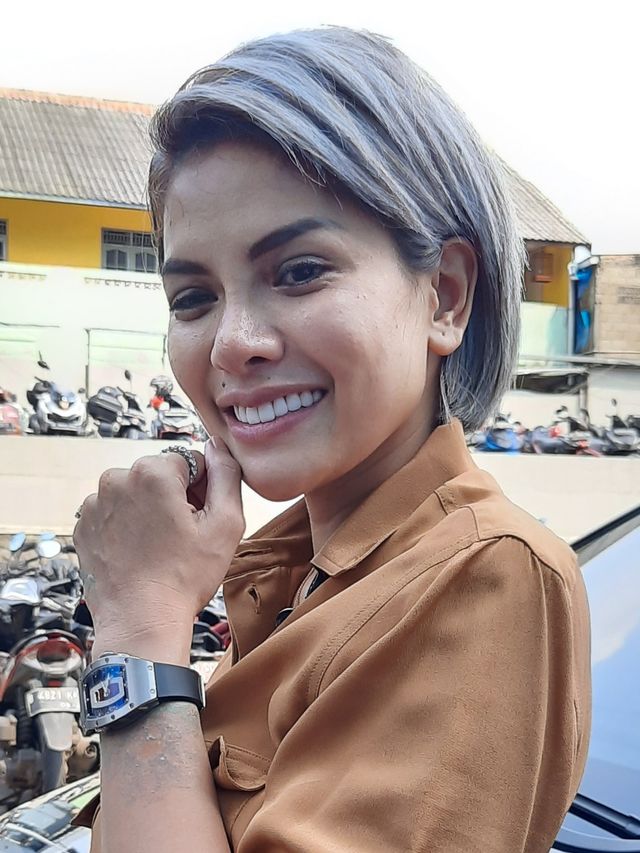 Nikita Mirzani di kawasan Kapten Tendean, Jakarta Selatan, Rabu (12/2). Foto: Maria Gabrielle Putrinda/kumparan 