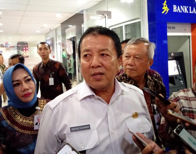 Gubernur Lampung Arinal Djunaidi yang ditemui usai RUPS di Bank Lampung, Rabu (12/2) | Foto : Sidik Aryono/ Lampung Geh