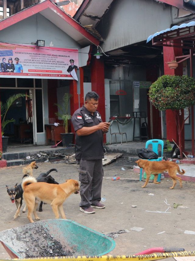 Kondisi pasca kerusuhan di Rutan Kabanjahe, Karo, Kamis (13/2).  Foto: Rahmat Utomo/kumparan 