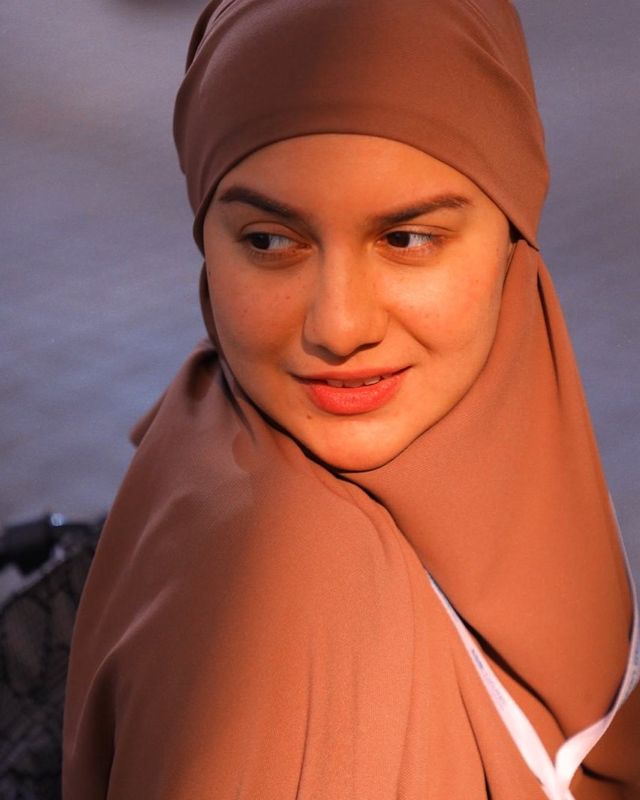 Irish Bella menunaikan ibadah Umrah. Foto: Instagram/_irishbella_