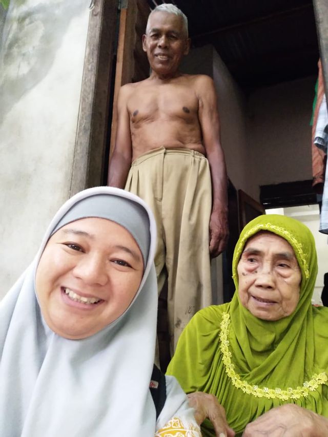 Bersama M Ali dan istrinya. Dok. Mardianty