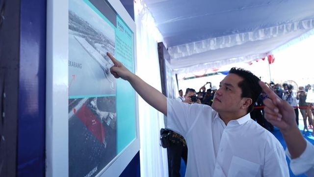 Menteri BUMN Erick Thohir meninjau Melasti yang dibangun Pelindo III di Tanjung Benoa, Bali, Jumat (14/2). Foto: Muhammad Darisman/kumparan