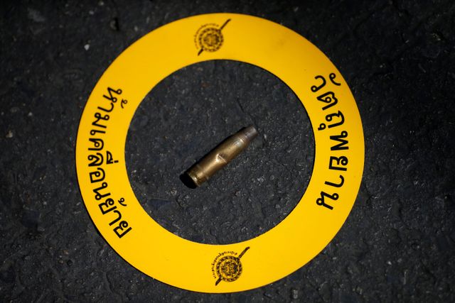 Sebuah peluru di tempat kejadian penembakan massal di pusat perbelanjaan Terminal 21 di Nakhon Ratchasima, Thailand. Foto: REUTERS / Soe Zeya Tun