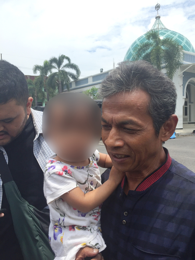 Suami tersangka penghina Wali Kota Surabaya Tri Rismaharini, Zikria Dzatil, Daru Asmara Jaya. Foto: Yuana Fatwalloh/kumparan