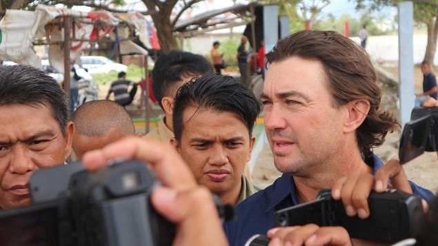 Matt Wright saat pamit terhadap pers di Palu, Senin (17/2). Foto: Kristina Natalia/PaluPoso 