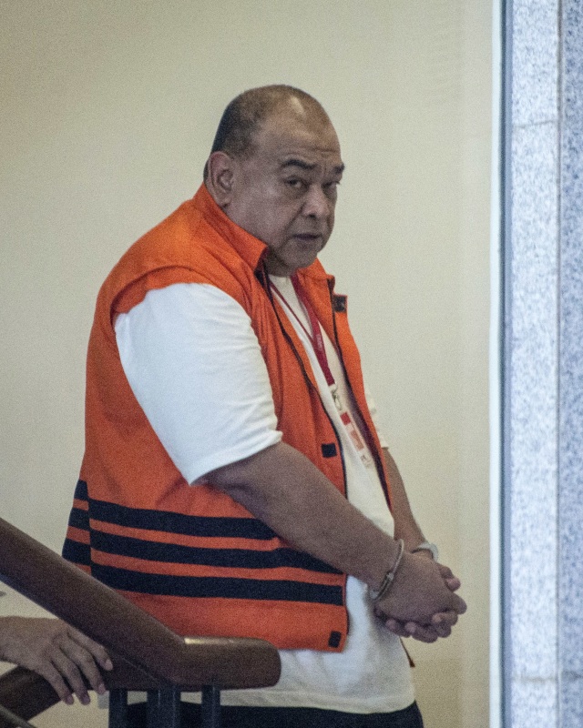 Tersangka Muhammad Yamin Kahar yang merupakan pemilik Grup Dempo berisap menjalani pemeriksaan di Gedung KPK Foto: ANTARA FOTO/Aprillio Akbar