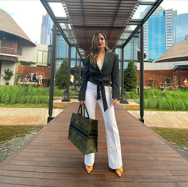Pesinetron Nia Ramadhani. Foto: Instagram @ramadhaniabakrie.