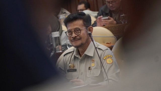 Menteri Pertanian Syahrul Yasin Limpo mengikuti rapat dengar pendapat (RDP) dengan Komisi IV DPR RI di Komplek Parlemen, Jakarta, Senin (17/2). Foto: Fanny Kusumawardhani/kumparan