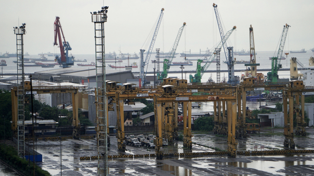 Aktivitas di Terminal 3 Tanjung Priok, Jakarta, Senin (17/2). Foto: Jamal Ramadhan/kumparan