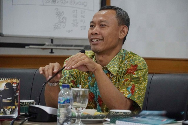 Komisioner Komisi Pemilihan Umum (KPU) Pramono Ubaid saat menyampaikan  Sosialisasi Pencalonan Pemilihan 2020 di Gedung KPU, Jakarta. Foto: Irfan Adi Saputra/kumparan