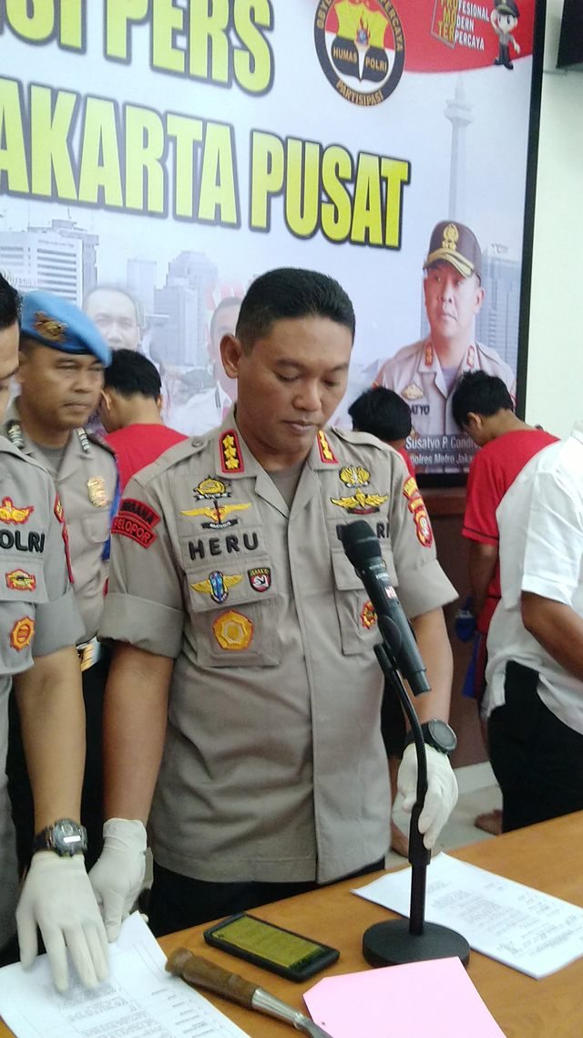 Kapolres Jakarta Pusat Kombes Pol Heru Novianto saat konferensi pers penangkapan geng motor di Polres Jakarta Pusat, Selasa (18/2). Foto: Fachrul Irwinsyah/kumparan
