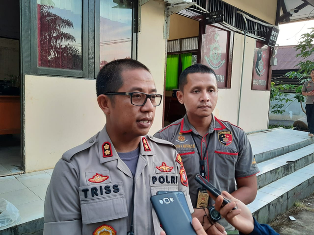 Kapolres Melawi, AKBP Tris Supriadi, memberikan keterangan kepada wartawan di Melawi. Foto: Dok Hi!Pontianak