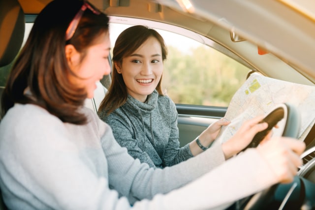 Ilustrasi road trip bersama sahabat Foto: Shutter Stock