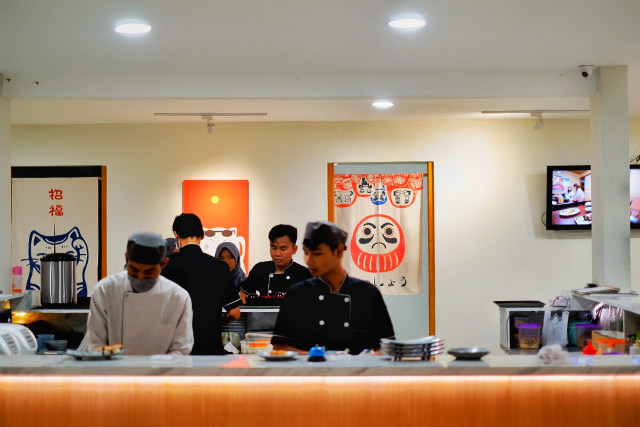 Banyak restoran baru bermunculan di Bintaro. Namun demikian, beberapa restoran lama juga ada yang belum saya coba.