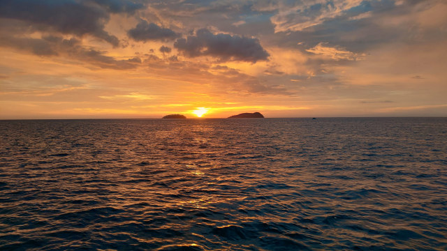 Pesona sunset di Kota Kinabalu. Foto: Niken Nurani/kumparan