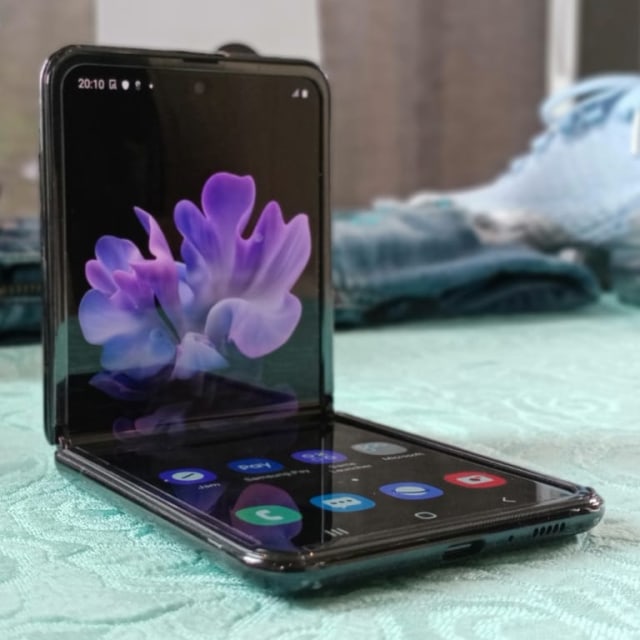 Samsung Galaxy Z Flip. Foto: Aulia Rahman Nugraha/kumparan