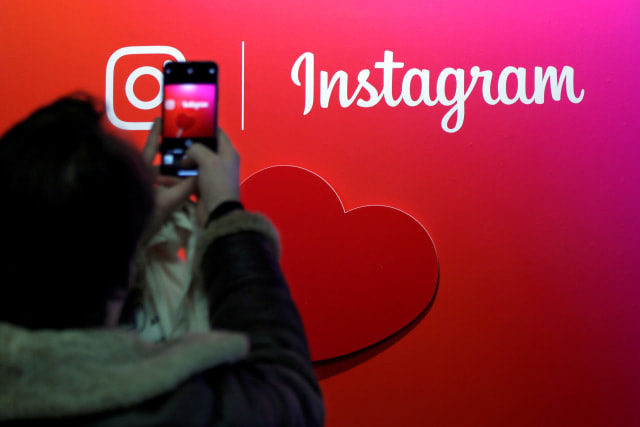 Ilustrasi Instagram. Foto: REUTERS/Charles Platiau