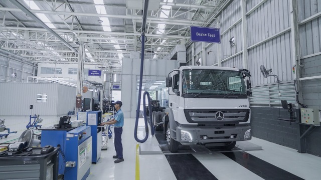 Truk Mercedes Benz di fasilitas perakitan Wanaherang, Bogor Foto: Dok. Daimler Indonesia