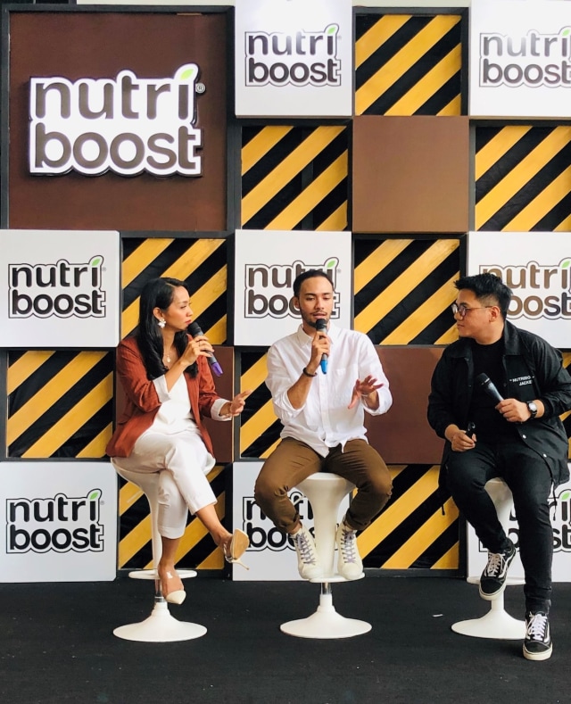 dr. Diana F. Suganda, M.Kes, Sp.GK; Refal Hady; dan Hans Kristian Kusuma. Foto: Dok. Nutriboost