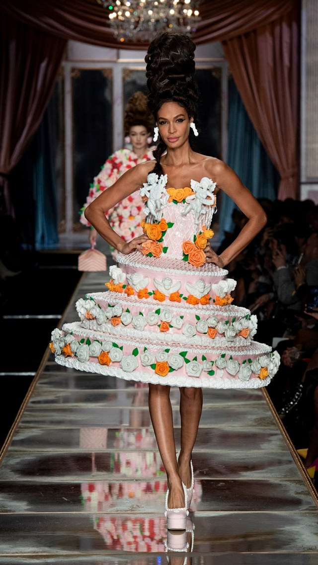 Koleksi Moschino di Milan Fashion Week Fall/Winter 2020. Foto: Dok. Moschino