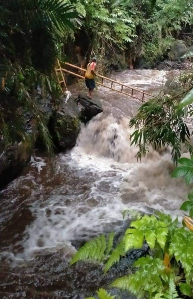 Kondisi Sungai Sempor, yang menjadi lokasi tragedi susur sungai oleh ratusan siswa SMP N 1 Turi, Sleman, Jumat (21/2/2020). Foto: Istimewa.
